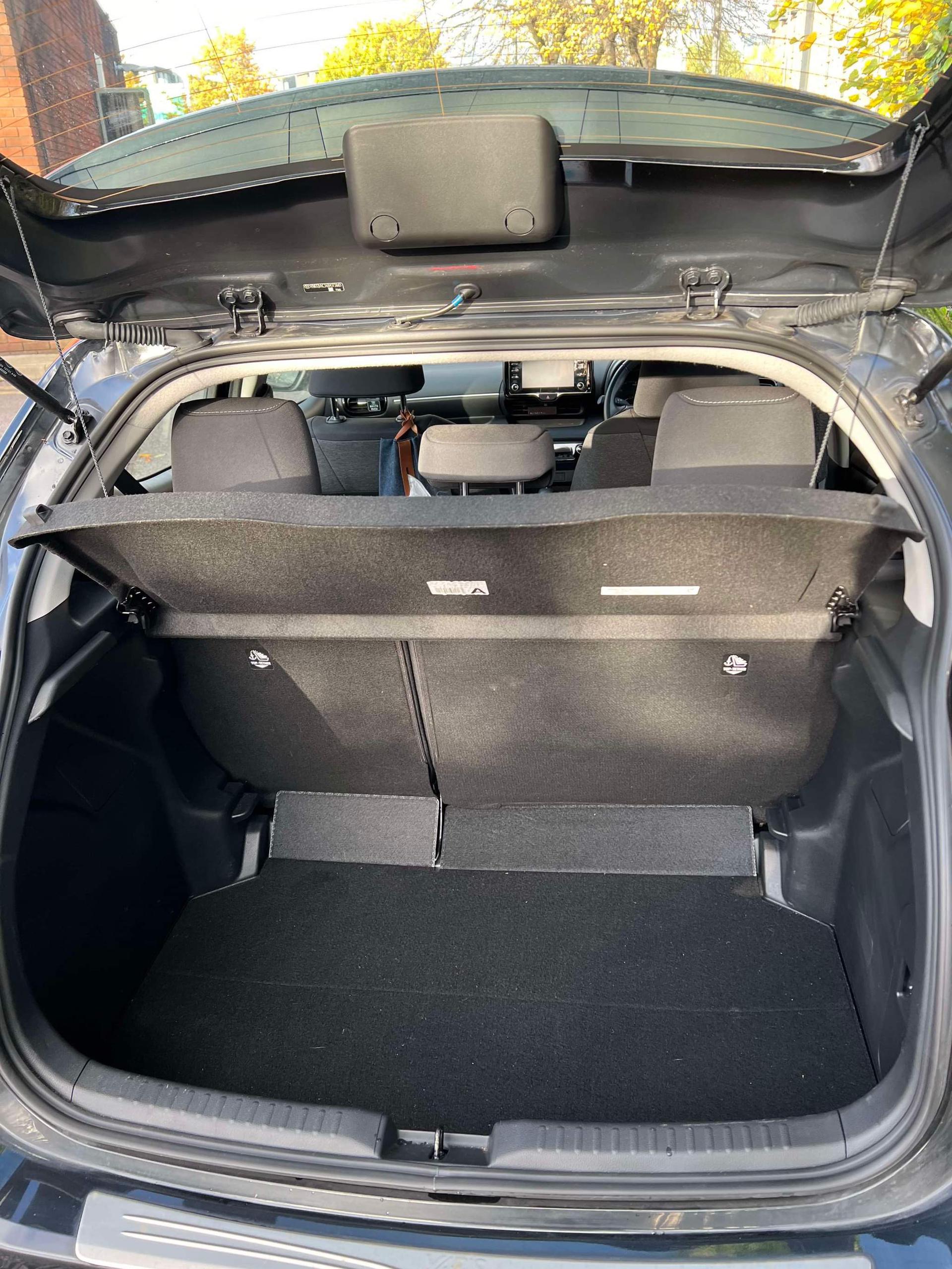 2021 Toyota Yaris - Image 15