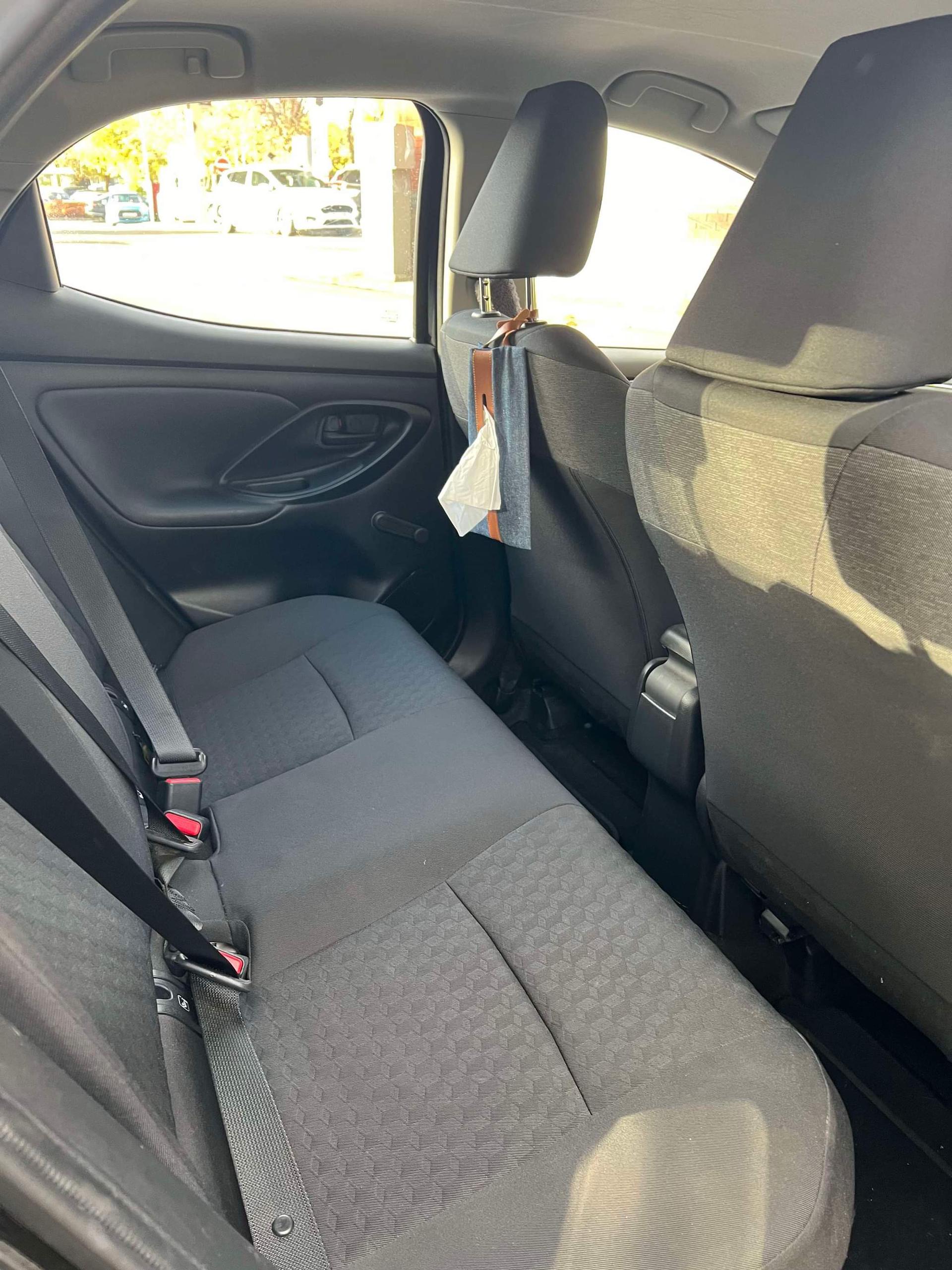 2021 Toyota Yaris - Image 16