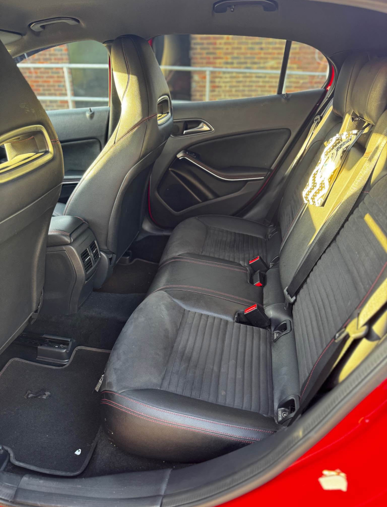 2017 Mercedes-Benz GLA 200d - Image 11